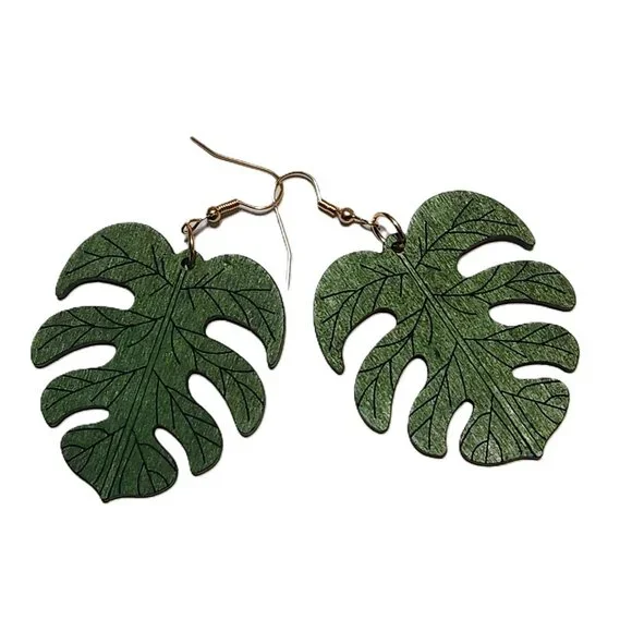 ❤️ 4/$20 New wood monstera-leaf earrings Lightweight dangle green plant foliage - Picture 2 of 4